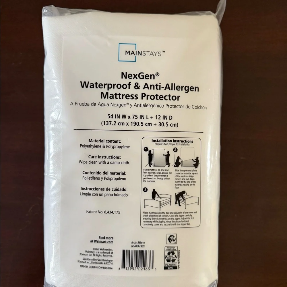 Mainstays Waterproof Mattress Protector. New In Package, Full Zippered Mainstays